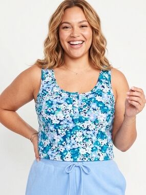 NWT Old Navy Plus Size Floral Blue and White Women's Top - Cropoed/ Sports Bra